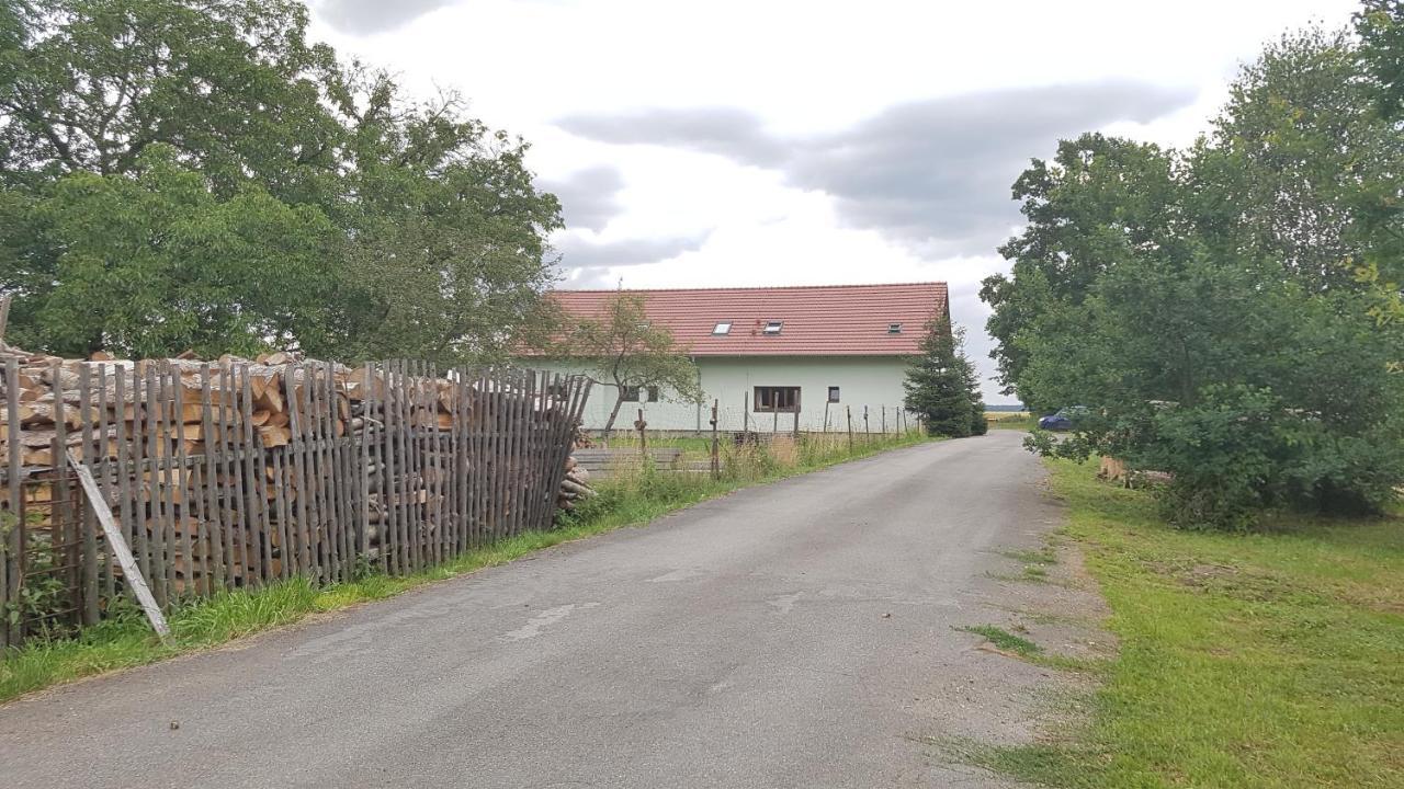 Na Samote U Lesa -Rasovna Apartment Msecke Zehrovice Exterior foto